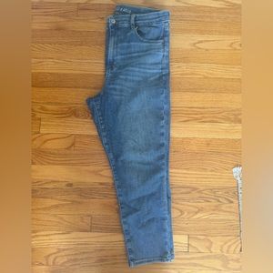 American Eagle Hi-Rise crop Jegging, lighter wash, 14 short